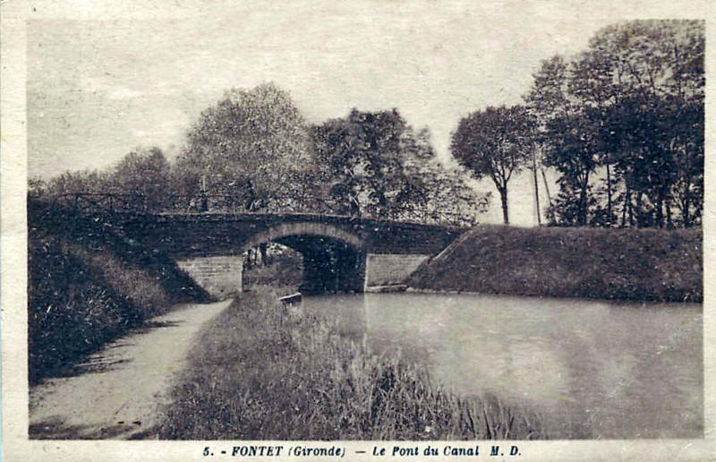 Carte postale ancienne Fontet - Pont du canal