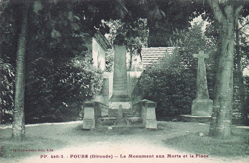 Carte postale ancienne Fours - Monument aux morts