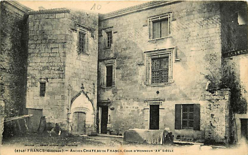 Carte postale ancienne Francs - château 2