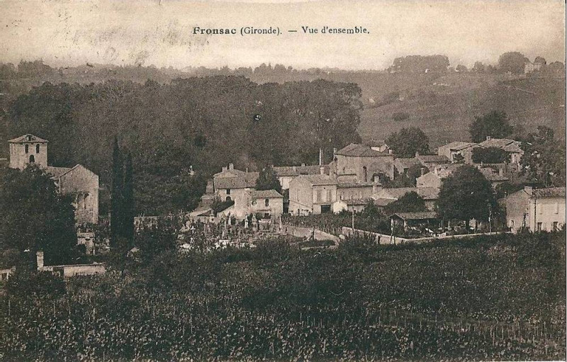 Carte postale ancienne Fronsac - vue générale 1