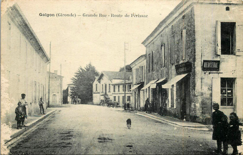 Carte postale ancienne Galgon - bourg 1