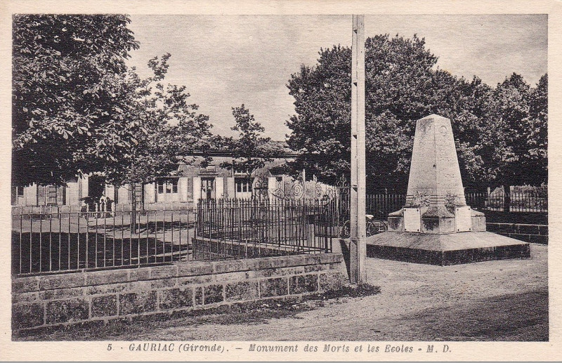 Carte postale ancienne Gauriac - monument aux morts