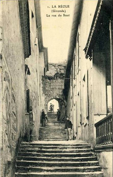 Carte postale ancienne La Réole - rue du saut 3a