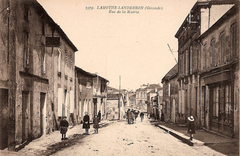 Carte postale ancienne Lamothe-Landerron - bourg 3