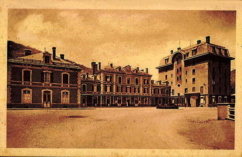 Carte postale ancienne Briançon La Gare