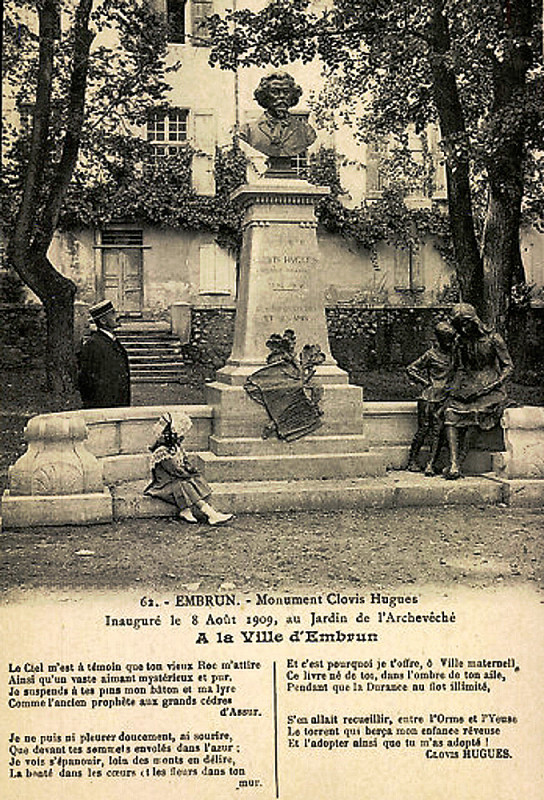 Carte postale ancienne Embrun Monument à Clovis Hugues