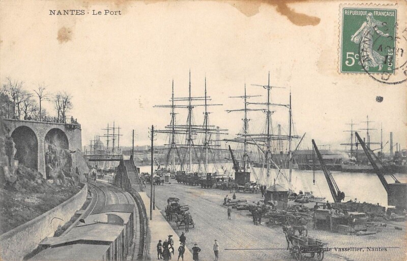 Carte postale ancienne Nantes Le Port à Nantes