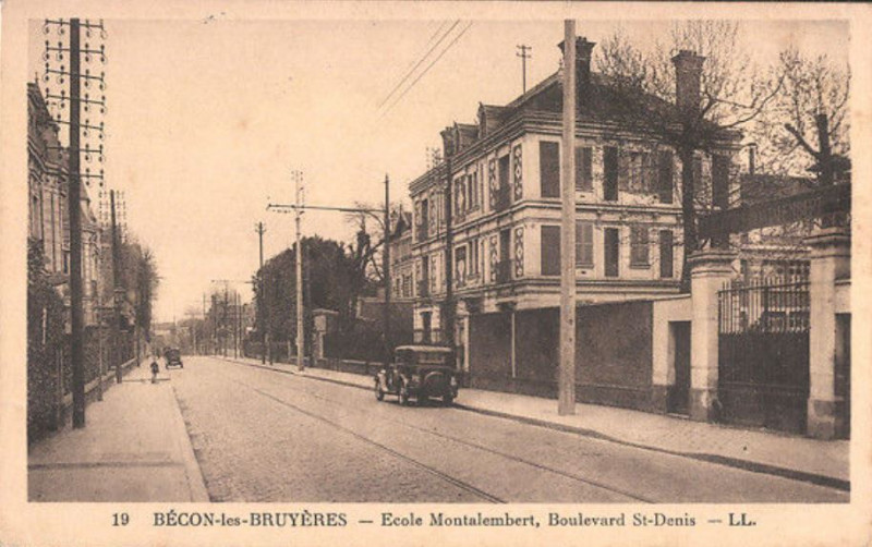 Carte postale ancienne Bécon-les-Bruyères - Ecole Montalembert, Boulevard Saint-Denis à Courbevoie