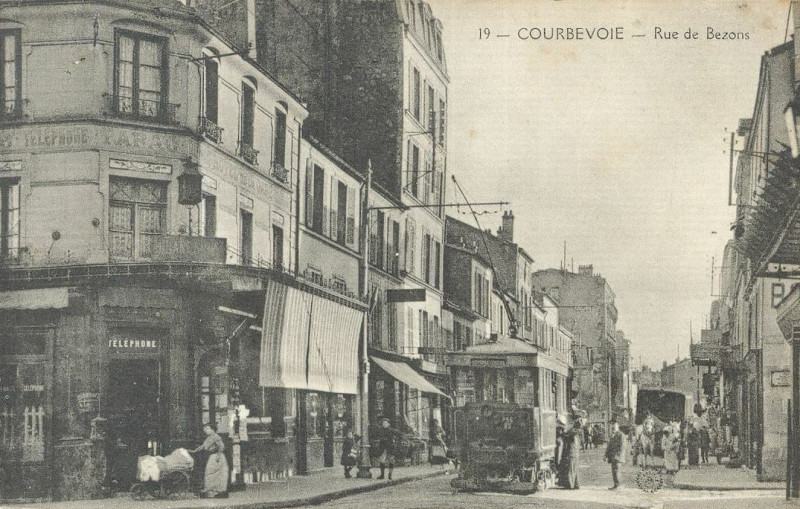 Carte postale ancienne Courbevoie.Rue de Bezons