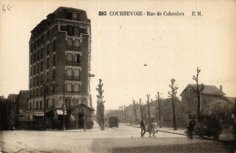 Carte postale ancienne Courbevoie.Rue de Colombes