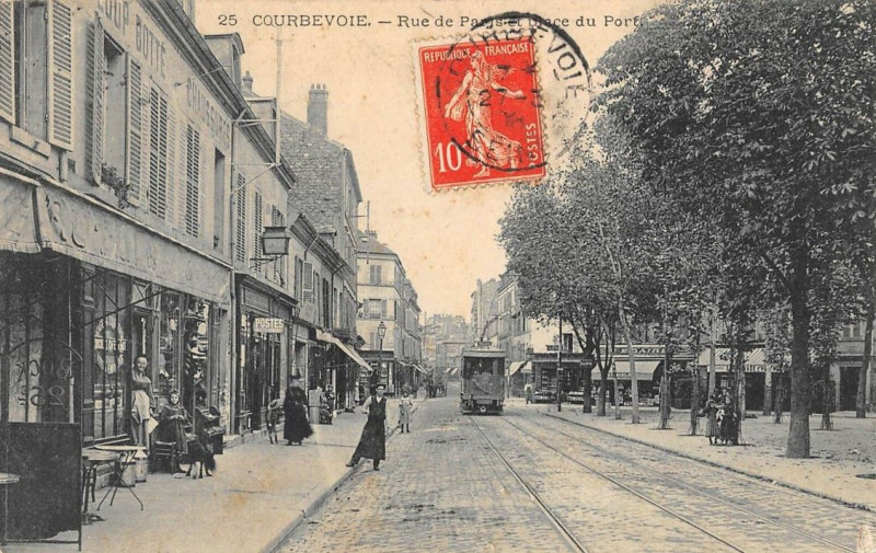 Carte postale ancienne Courbevoie.Rue de Paris.Place du Port