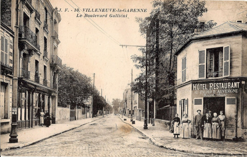 Carte postale ancienne Villeneuve-la-Garenne.Boulevard Galliéni