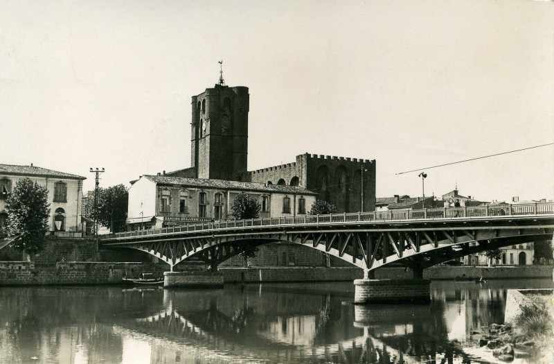 Carte postale ancienne Agde - Pont fer01