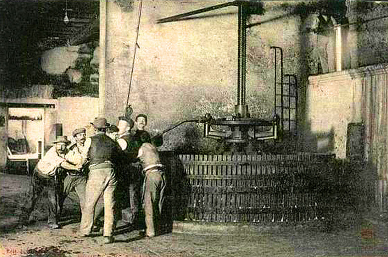 Carte postale ancienne Pressoir à Beziers