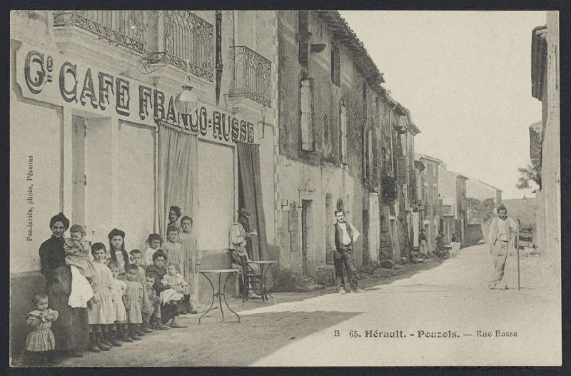 Carte postale ancienne Pouzols rue basse - Archives départementales de l'Hérault - FRAD034-2FICP-01670-00001