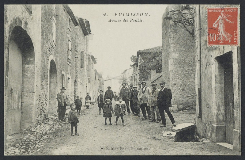 Carte postale ancienne Puimisson avenue de Pailhès - Archives départementales de l'Hérault - FRAD034-2FICP-01675-00001