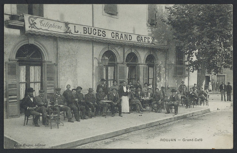 Carte postale ancienne Roujan Grand Café - Archives départementales de l'Hérault - FRAD034-2FICP-01688-00001