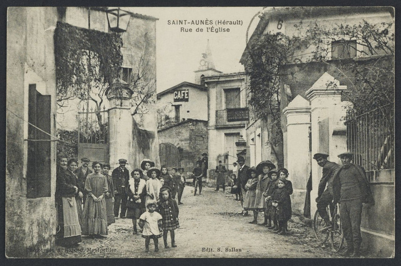 Carte postale ancienne Saint Aunès rue de l'église 1912 - Archives départementales de l'Hérault - FRAD034-2FICP-01693-00001