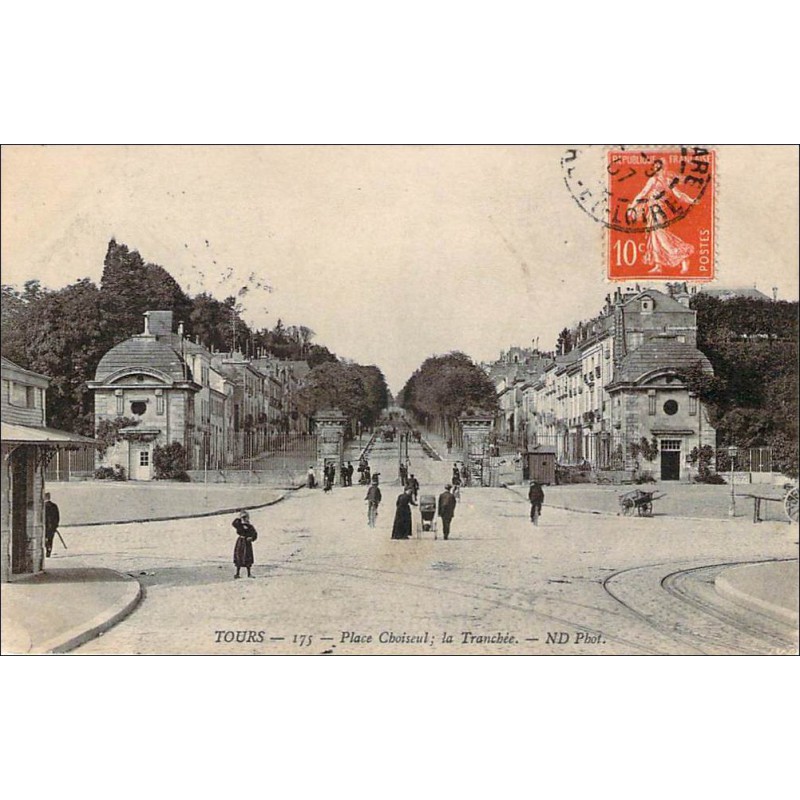 Carte postale ancienne 37-tours-place-choiseul-la-tranchee