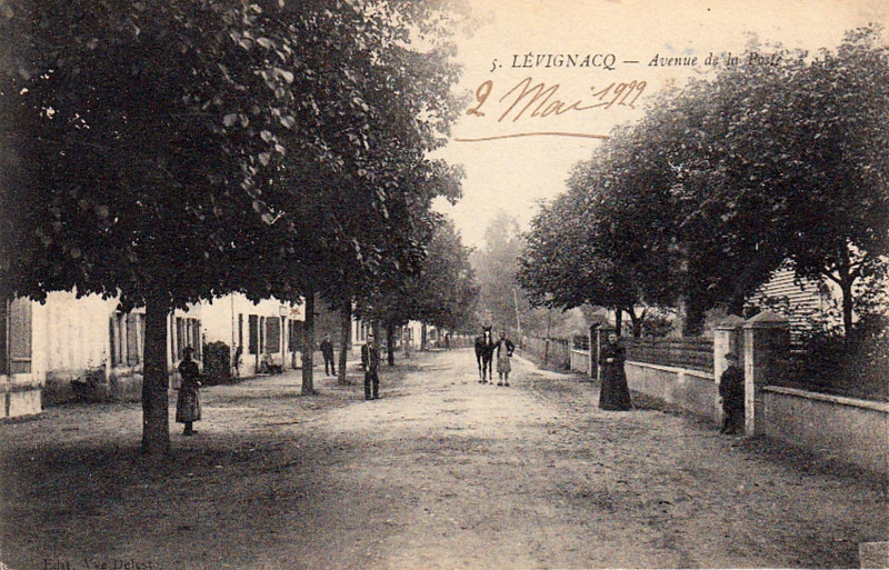 Carte postale ancienne Lévignacq - Avenue de la Poste 1