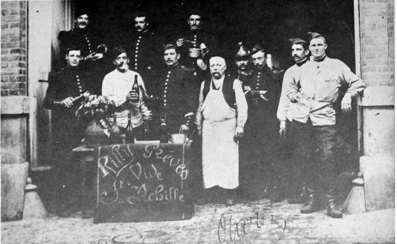 Carte postale ancienne 1911 cuirassiers de Vouziersà RIlly 1005423