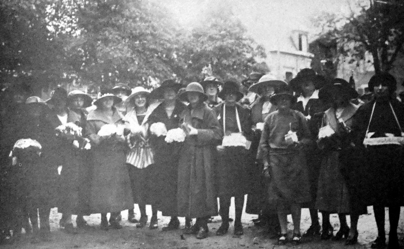Carte postale ancienne Rilly inauguration du monument aux morts 1005423