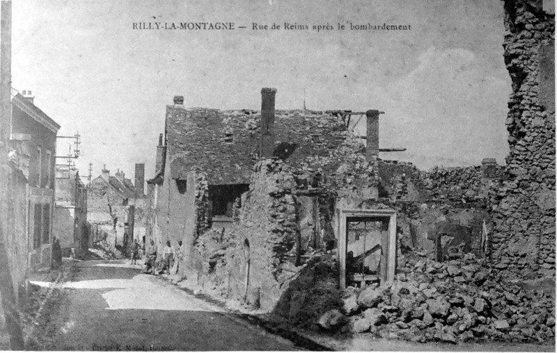 Carte postale ancienne Rilly juillet 14 incendie bureau de tabac 1005437