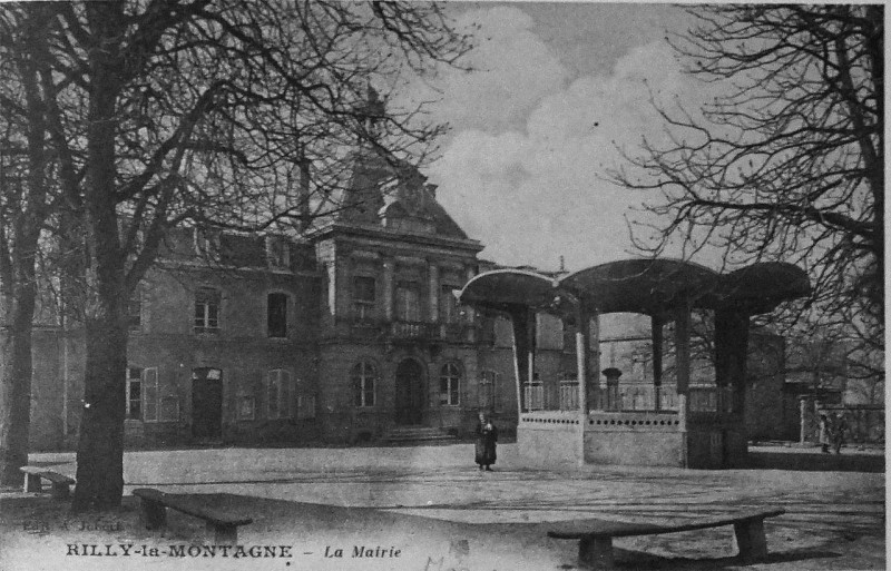 Carte postale ancienne Rilly kiosque 1005405