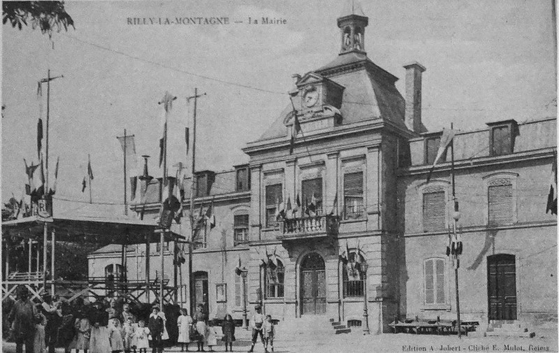 Carte postale ancienne Rilly la mairie 1005405