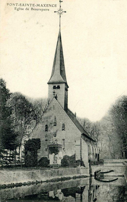 Carte postale ancienne Beaurepaire (60), église Saint-Hubert