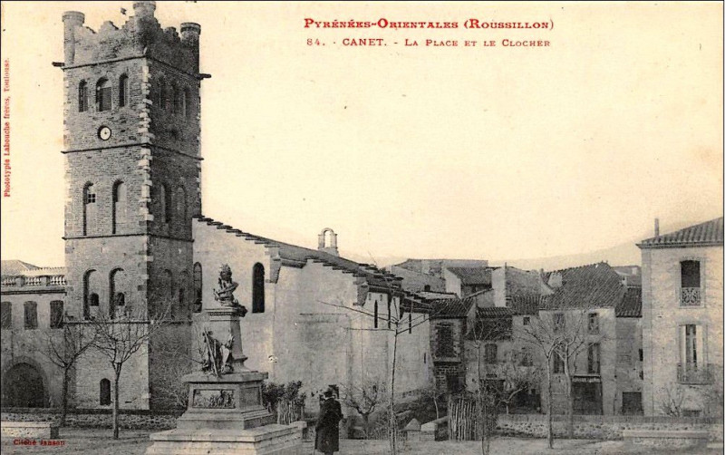 Carte postale ancienne Canet-en-Roussillon - Place et clocher (CP Labouche)