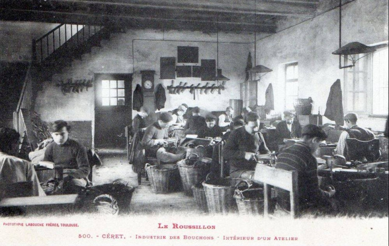 Carte postale ancienne Céret - Atelier bouchons (CP Labouche)