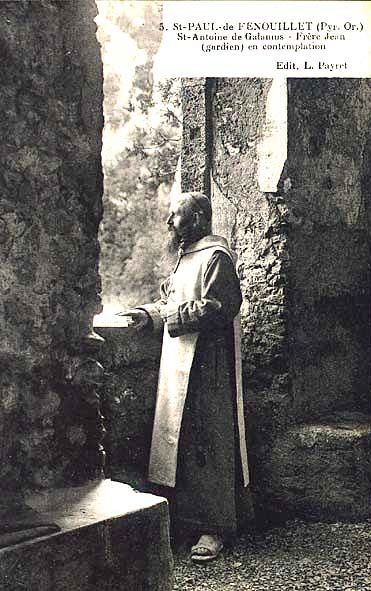 Carte postale ancienne Ermitage Saint-Antoine de Galamus - Gardien frère Jean (CP Payret) à Saint-Paul-de-Fenouillet