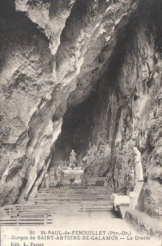 Carte postale ancienne Ermitage Saint-Antoine de Galamus - La grotte (CP Payret) à Saint-Paul-de-Fenouillet