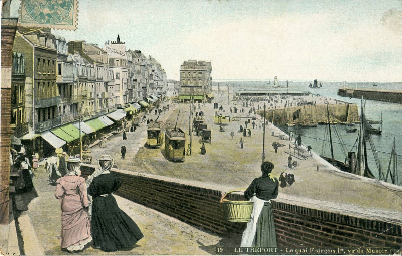 Carte postale ancienne Le Treport - Le Quai Francois 1er
