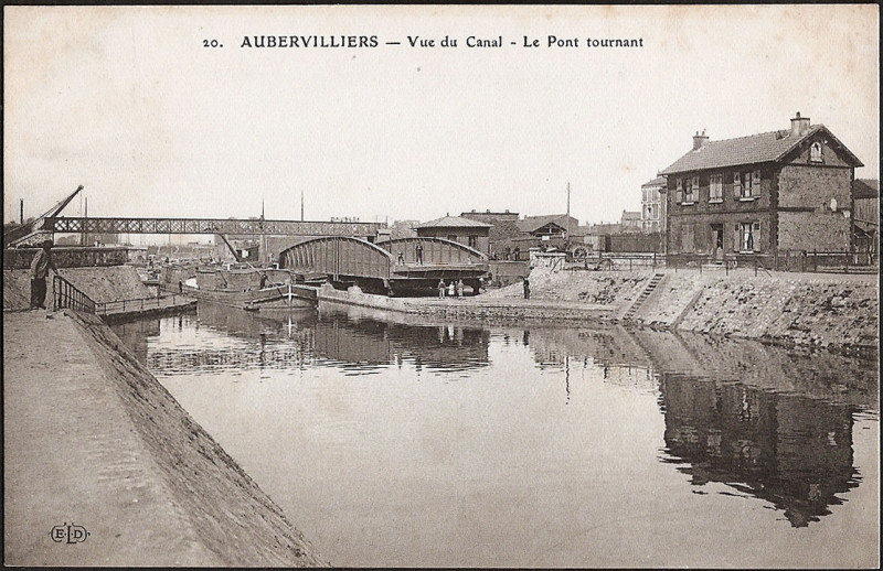 Carte postale ancienne Vue du canal - Pont tournant