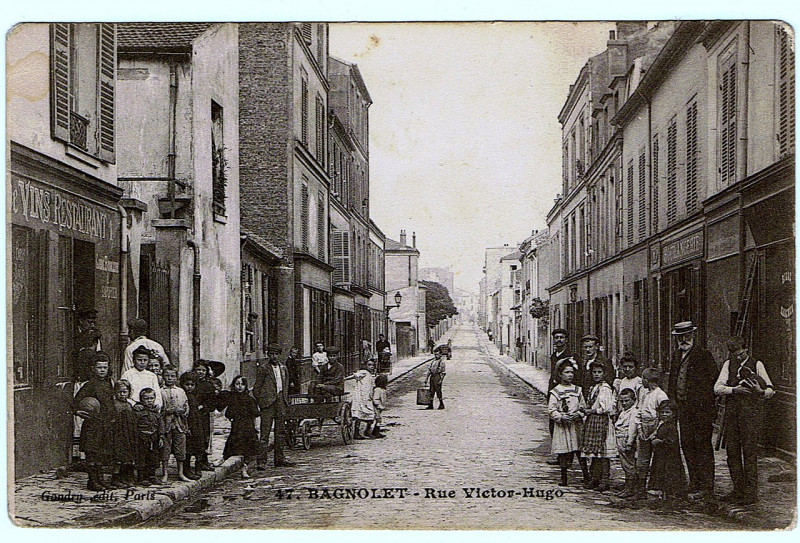 Carte postale ancienne Bagnolet.Rue Victor-Hugo