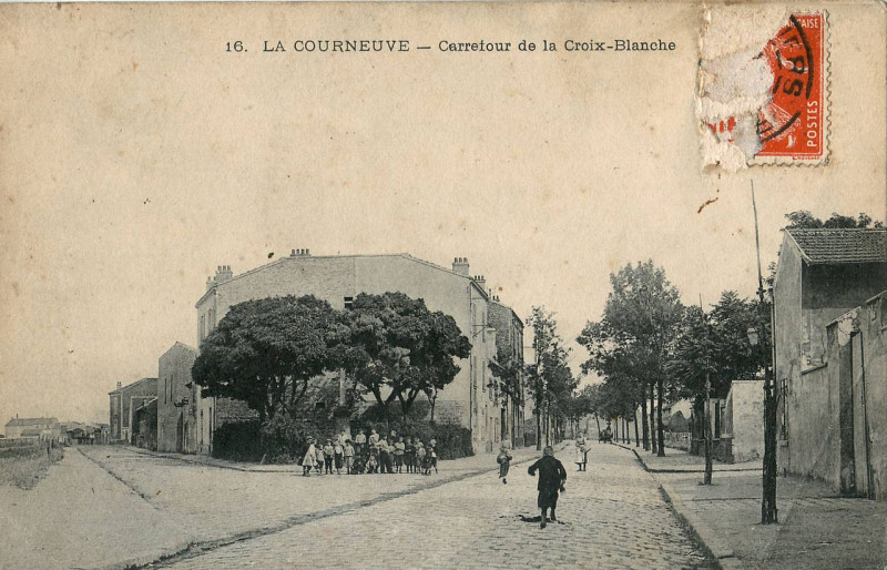 Carte postale ancienne Inconnu 16 - La Courneuve - Carrefour de la Croix-Blanche