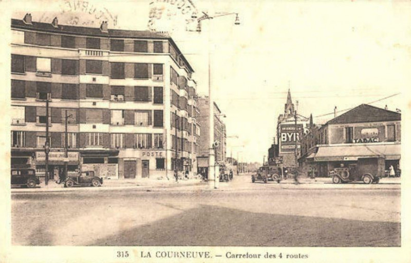 Carte postale ancienne La Courneuve.Carrefour des Quatre-Routes