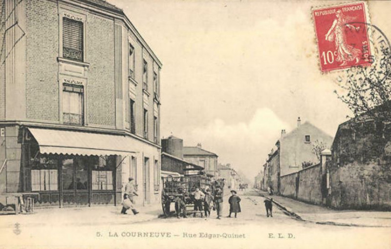 Carte postale ancienne La Courneuve.Rue Edgar-Quinet.Carriole