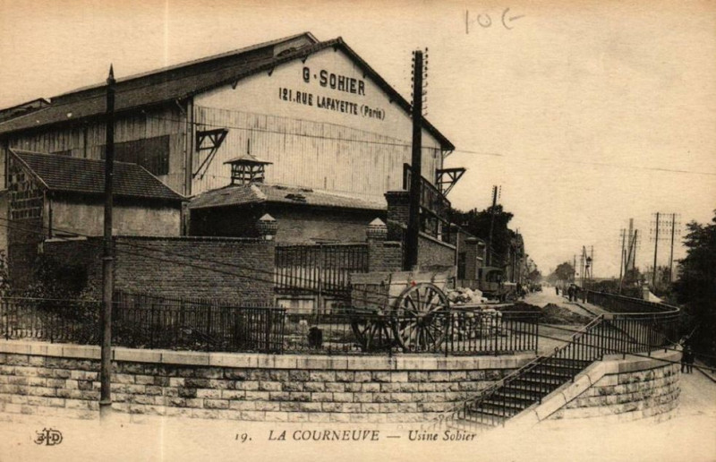 Carte postale ancienne La Courneuve.Usine Sohier