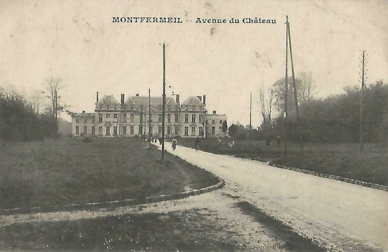 Carte postale ancienne Montfermeil.Avenue du Château