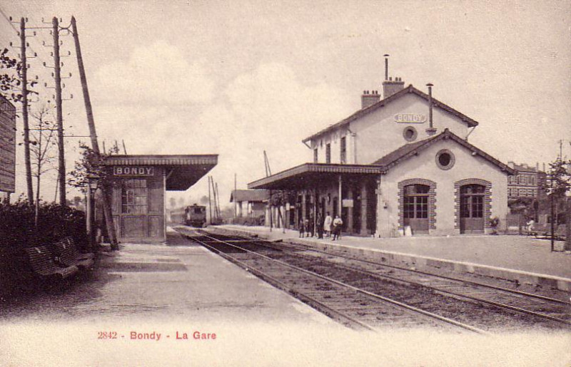 Carte postale ancienne Bondy-La Gare 01