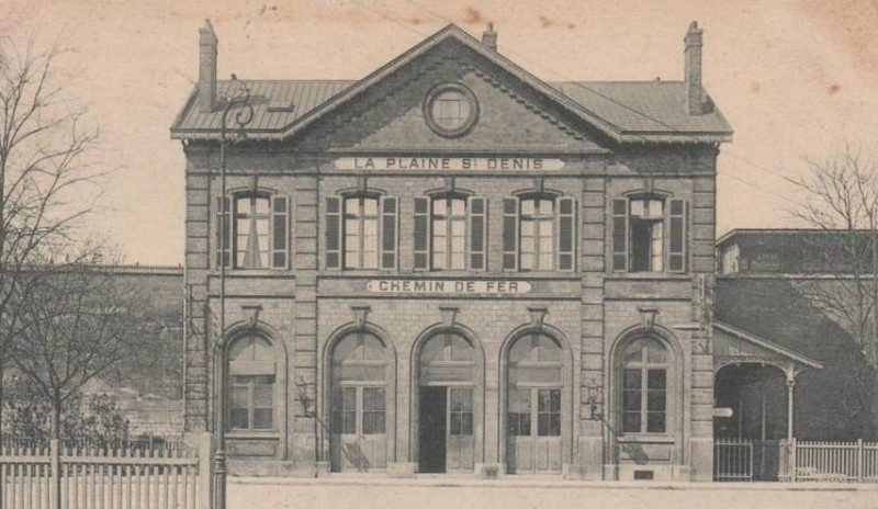 Carte postale ancienne Saint-Denis gare La-Plaine-tramways Bv