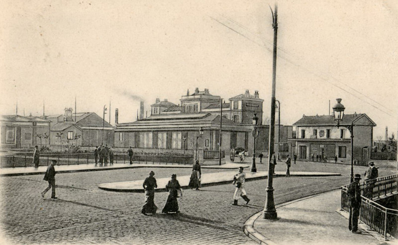 Carte postale ancienne Saint-Denis - La Gare