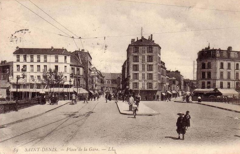 Carte postale ancienne Saint-Denis 93 Place de la Gare