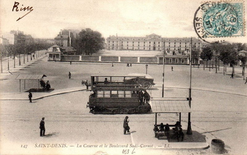 Carte postale ancienne Saint-Denis.Boulevard Sadi-Carnot.Caserne