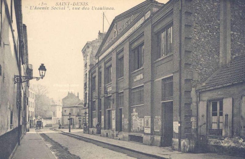 Carte postale ancienne Saint-Denis.Rue des Ursulines 2
