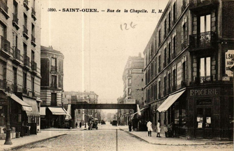 Carte postale ancienne Rue de la Chapelle à Saint-Ouen-sur-Seine