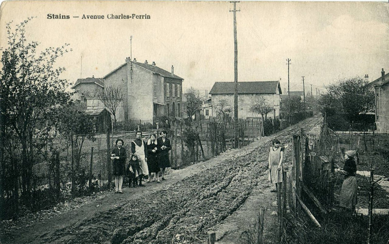 Carte postale ancienne Stains - Avenue Charles Perrin